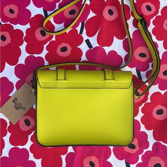 💥 New Dr. Martens Yellow 7 Inch Crossbody Satchel Bag 💥 - Picture 7 of 14